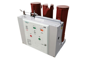 vs1戶內真空斷路器具備滅弧電壓低、滅弧能力強、分斷速度快、開斷容量大、使用期長、適應頻繁操作等特性，在供電系統(tǒng)中逐漸替代了其他類型開關，獲得了普遍的運用。但真空斷路器在開斷過程中會形成過電壓，若在運作中錯誤操作，也會導致斷路器發(fā)生爆炸等事故，給生產(chǎn)安全帶來重大影響。因而需根據(jù)過電壓的類型采取相應的措施，以降低過電壓的形成和減少過電壓的數(shù)值，除真空斷路器生產(chǎn)制造工藝層面的問題外，能夠加裝保護器以更改負荷參數(shù)，進而達到目地。